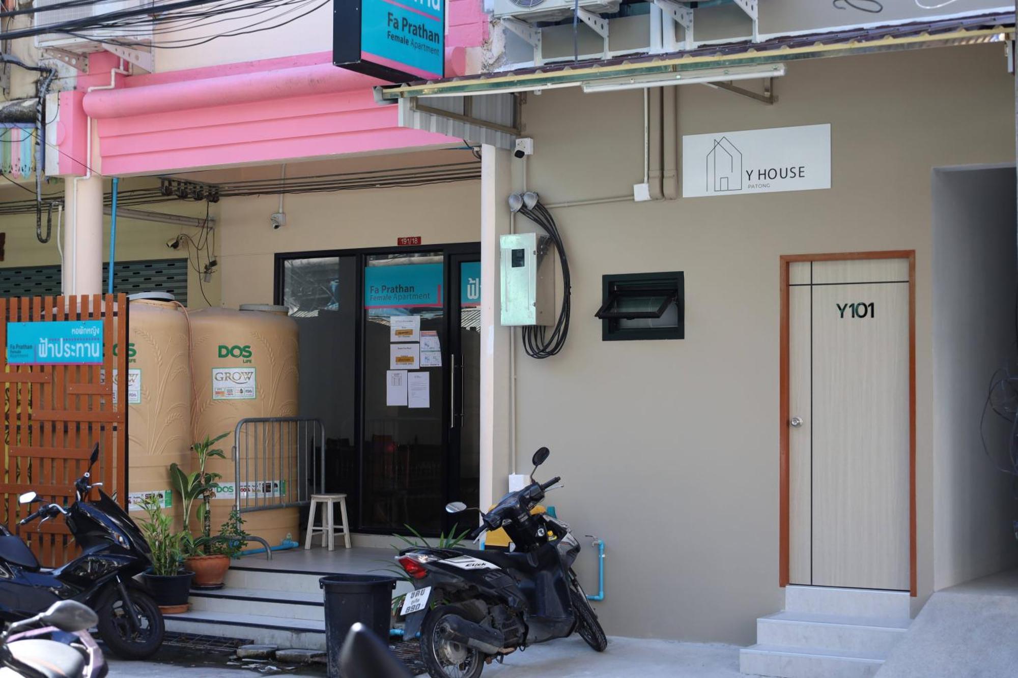 Y House Patong Exterior foto
